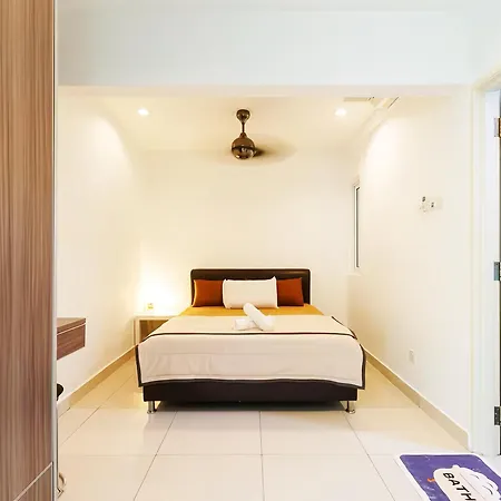 Maritime Suites Penang Jelutong Exterior photo