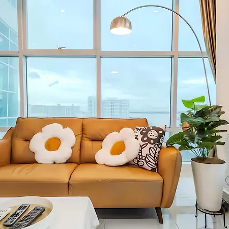 Maritime Suites Penang Jelutong Exterior photo